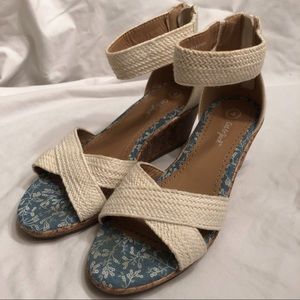 Cat & Jack Zipper Wedges, Size: 4